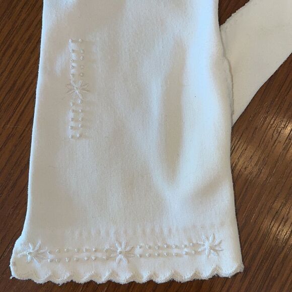 Vtg mid Century cream colored cotton gloves with bead & embroidered design - Picture 3 of 6